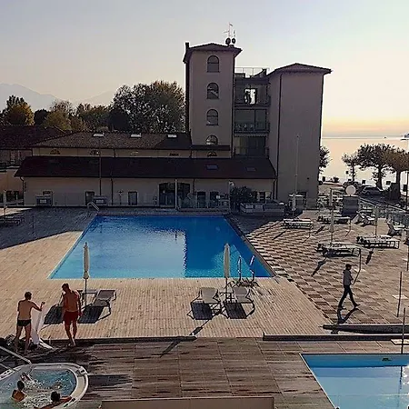 Apartment Riva Gabella 2 *